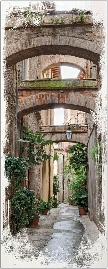 Wallario Kunstdrucke Wandbilder Holz in : Brillante Farben, Größe 50 x 125 cm Motiv Grüne italienische Gasse - mit alten Bögen