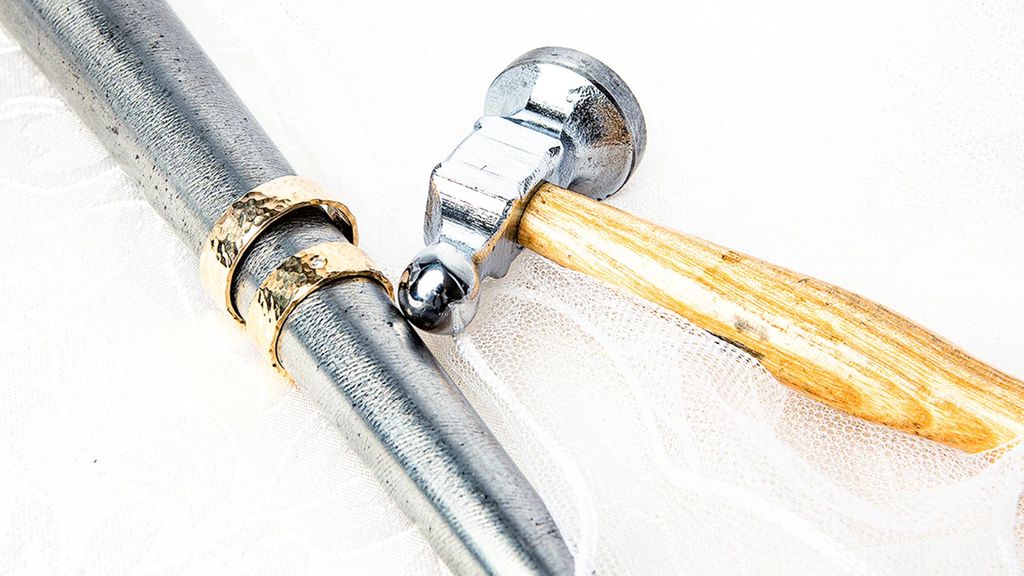 Jochen Schweizer Eheringe selbst schmieden Stollberg; Erlebnis verschenken oder selbst erleben; Gutschein gültig für 2 Personen