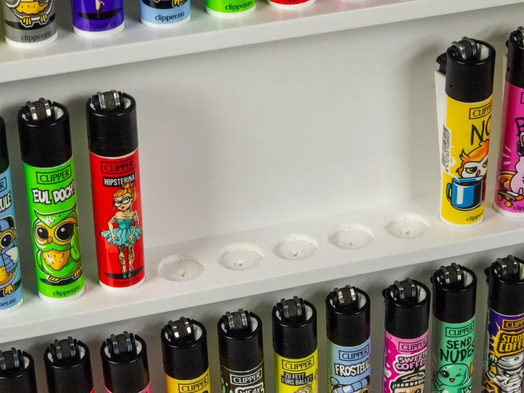 Lot de Briquets Clipper avec Vitrine de Collection Blanche Haute Qualité - 4