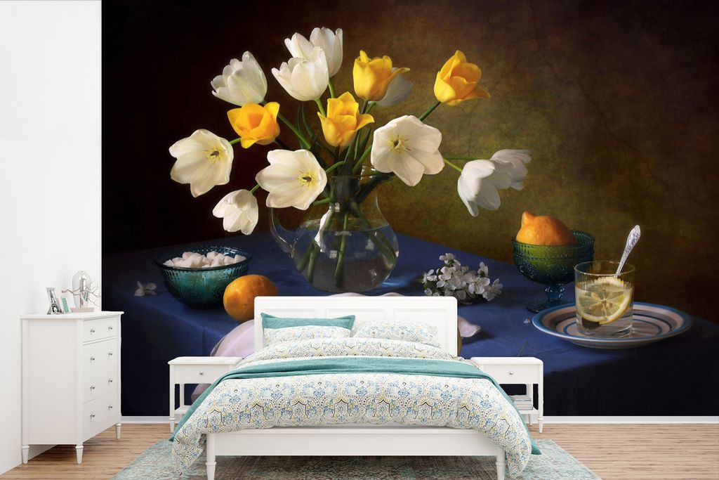 MuchoWow Fototapete für Wohnzimmer oder Schlafzimmer Wandtapete Vinyl Motivtapete Stillleben - Farben - Tisch - 525x350 cm - Das Hintergrundbild
