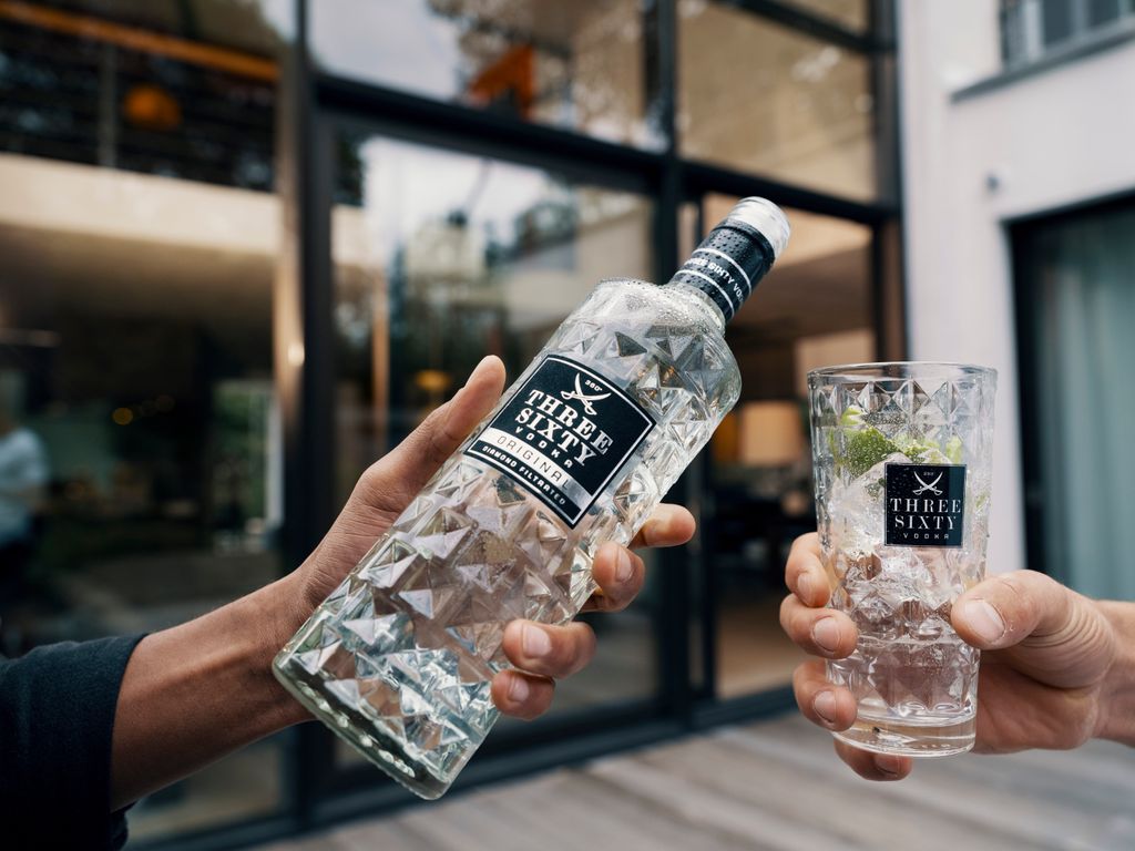 Three Sixty Vodka 3L (37,5% Vol) + Pumpe -[Enthält Sulfite]