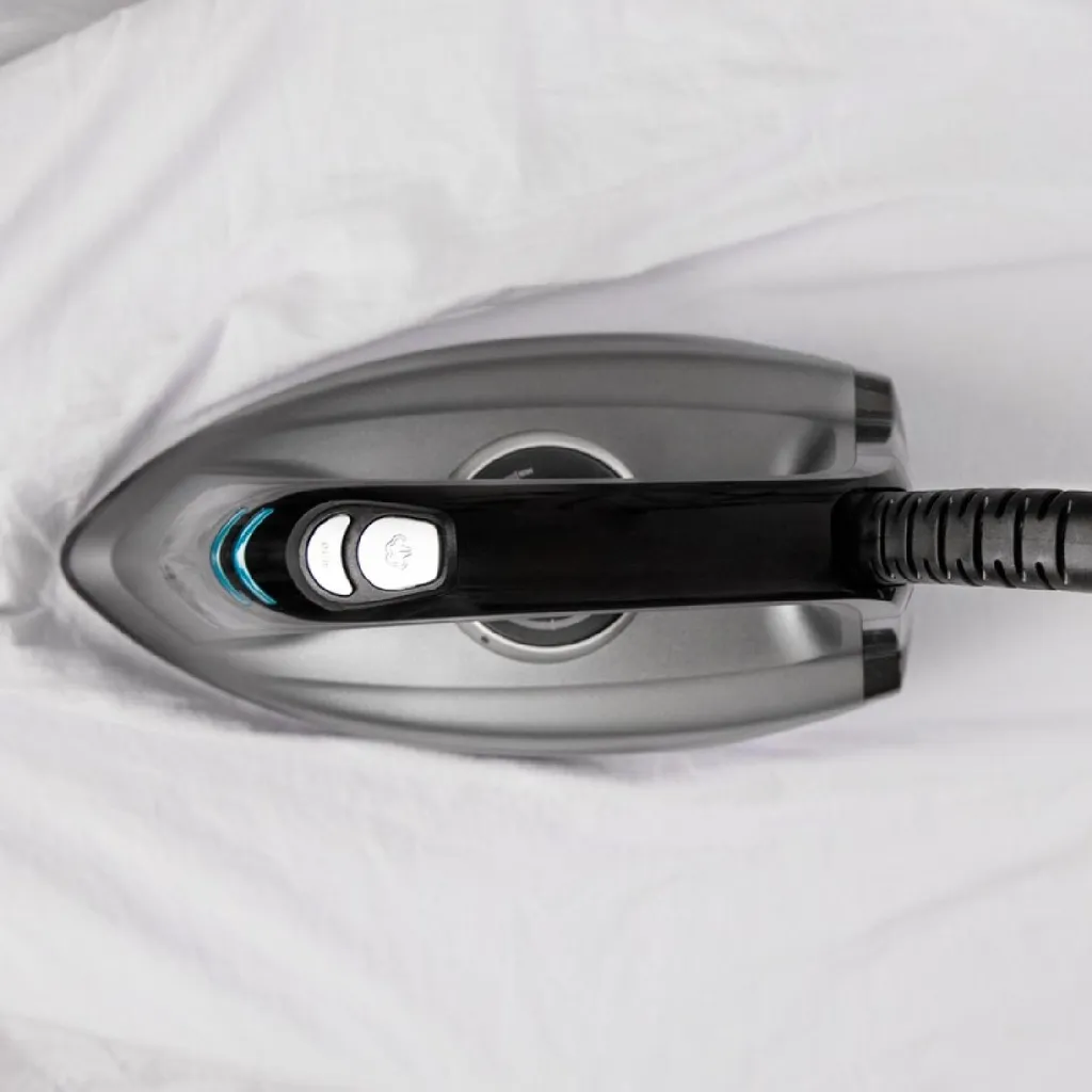Centrale vapeur Cecotec 9050 semelle céramique pour repassage rapide