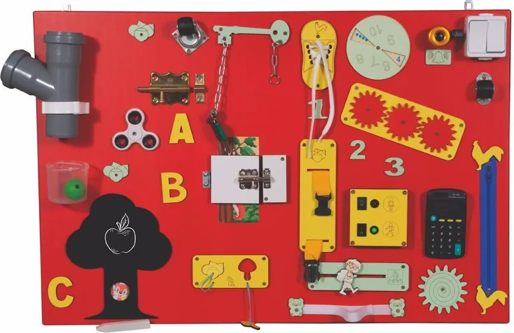 Table d'activités enfant : fini l'ennui avec calculatrice et écureuil
