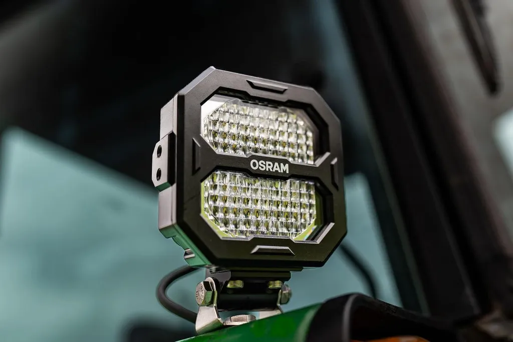OSRAM LEDriving PX1500 Ultra Wide: Il Faro LED Moderno per Lavoro e Tempo Libero - 11