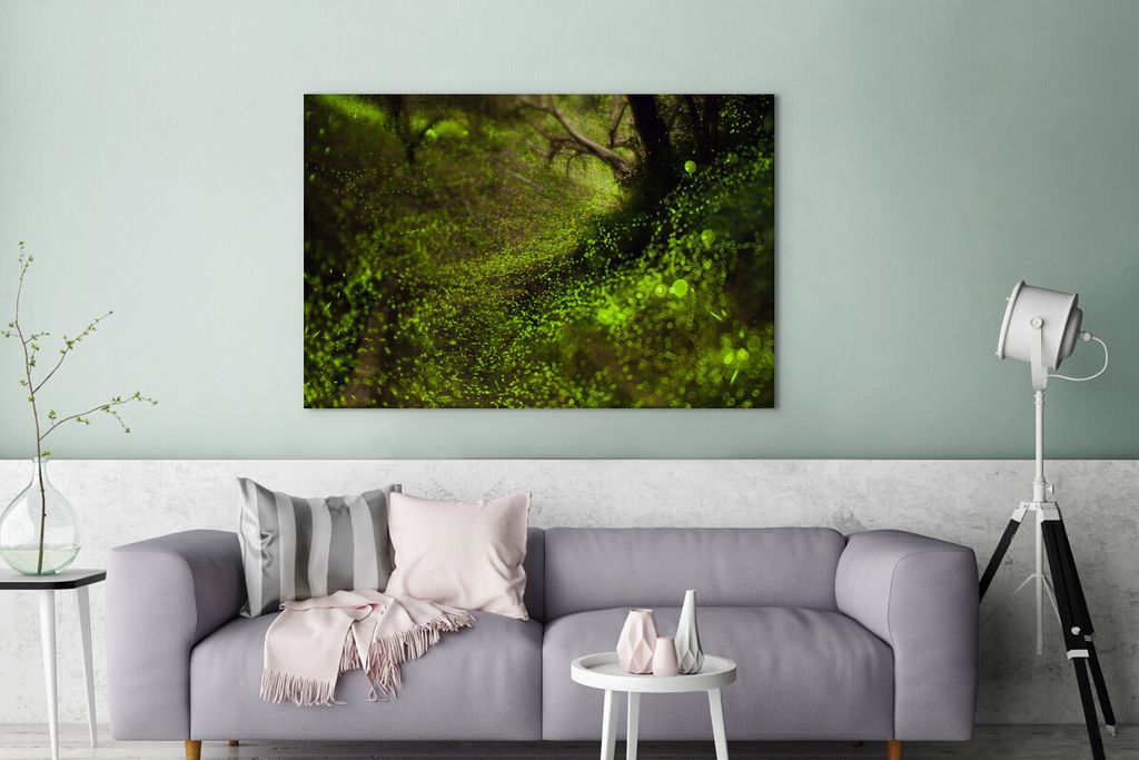OneMillionCanvasses - Leinwandbilder - 140x90 cm, Glühwürmchen auf dem moosigen Boden eines Waldes, Wandbilder Kunstdruck Wanddekoration - Foto...