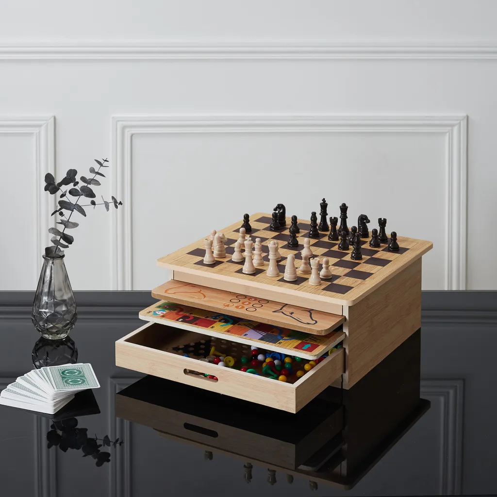 Jeu de société 10 en 1 : la solution contre l'ennui et le désordre