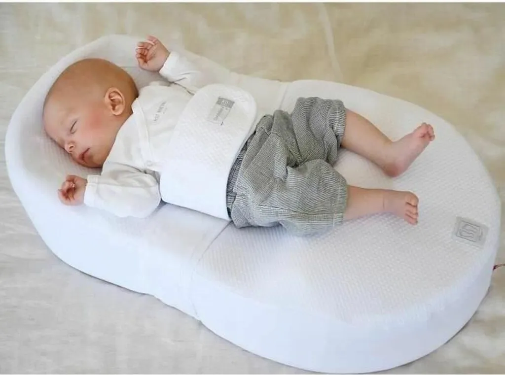 Coussin RED CASTLE Blanc : Accessoire de Sommeil Doux pour Bébé