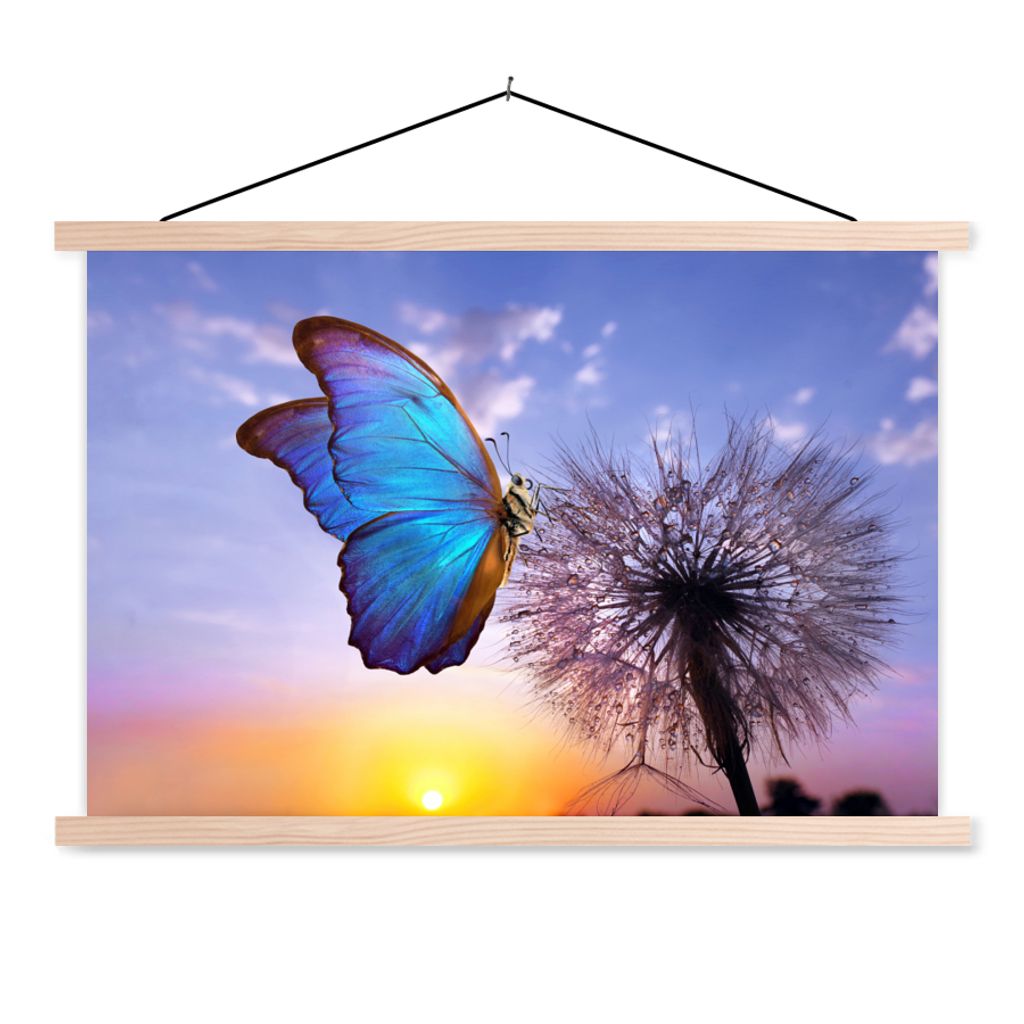MuchoWow Textilposter Schmetterling - Sonnenuntergang - Löwenzahn - Blau 120x80 cm mit holzfarbenen Rahmen - Aufhängeset