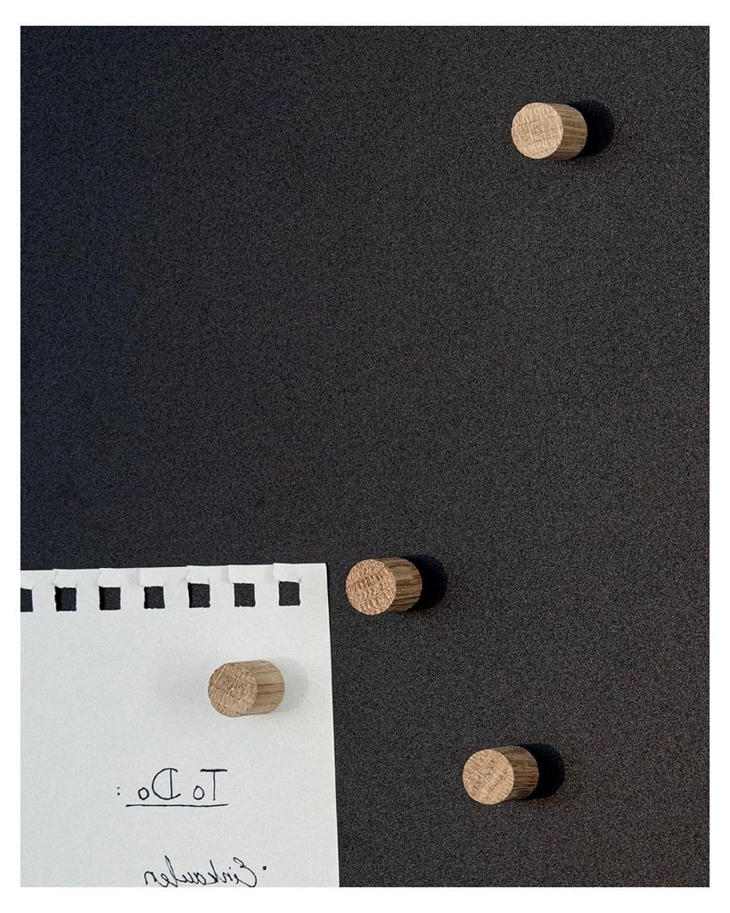 Holzmagnete ELA - 4er Set - Eiche - Minimalistische Magnete für Kühlschränke und Magnetwände - 1,4x1,7 cm