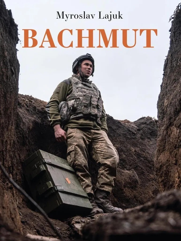 Couteau outdoor Bachmut pour randonnée intensive et cueillette de forêt