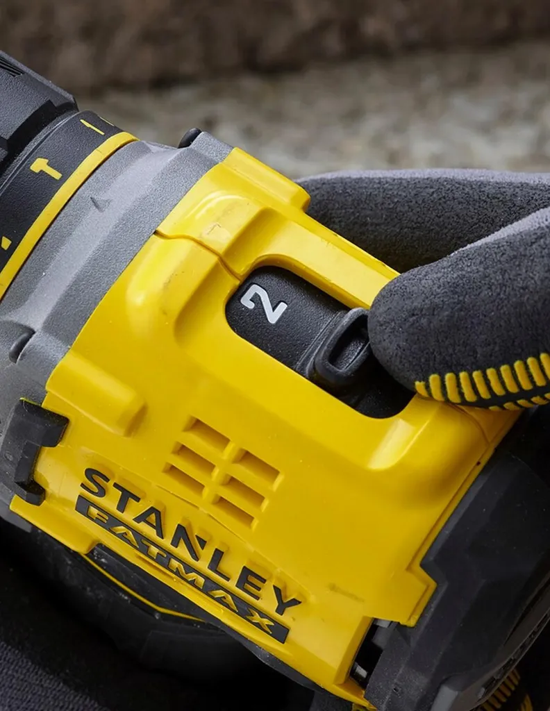 Perceuse visseuse 18V Brushless V20 Stanley Fatmax à percussion 2.0Ah - 28