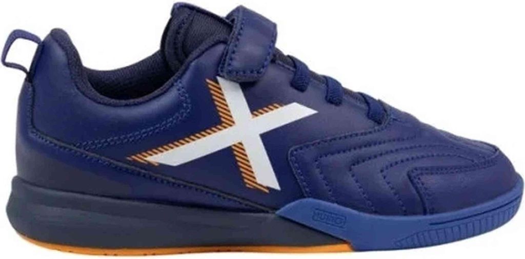 Munich Futsal Boots 4069012 in Blue color size 28