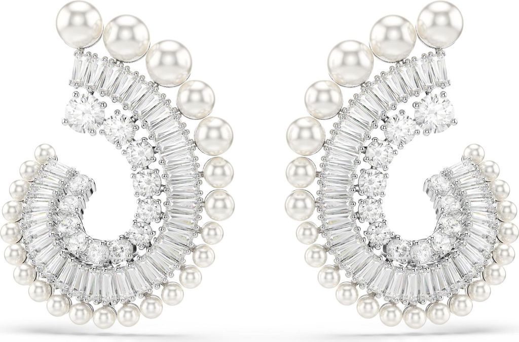 A pair of elegant pearl and diamond earrings.