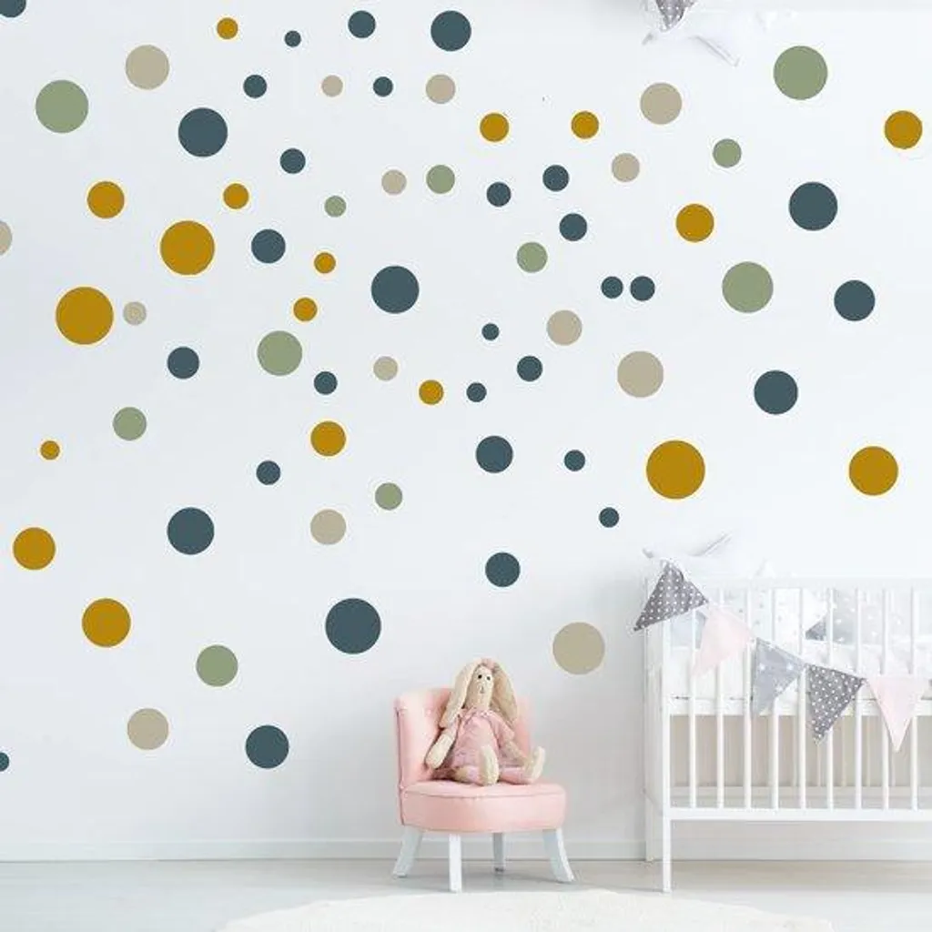 Habiller une chambre d'enfant avec 100 stickers muraux tons pastel