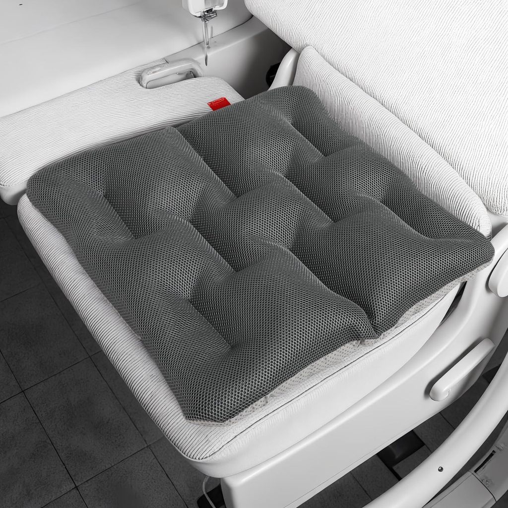 Autositzkissen, größere Größe, atmungsaktiv, maschinenwaschbar ohne Abnehmen des Bezugs.