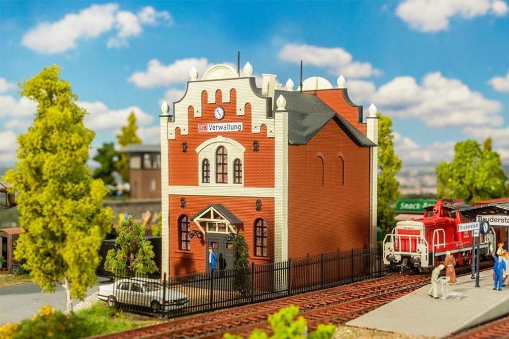 Faller 191828 - 1/87 / H0 DB-Verwaltungsgebäude - Neu