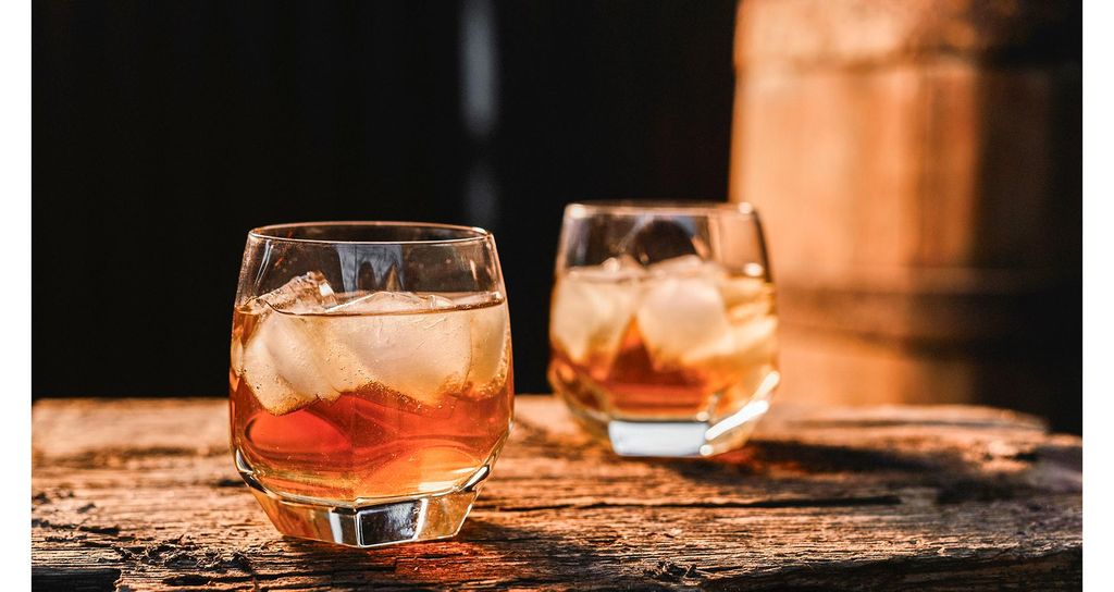 Jochen Schweizer Whisky Tasting Bad Berneck mit 3-Gang-Menü; Erlebnis verschenken oder selbst erleben; Gutschein gültig für 1 Person Gruppengr...