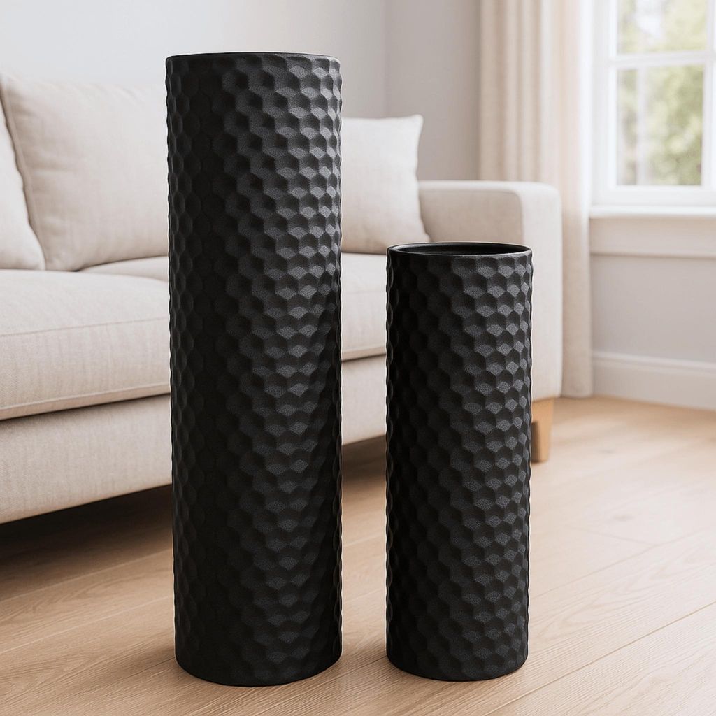 Leewadee Bodenvasen 2er Set aus Metall in schwarz Produktbild 