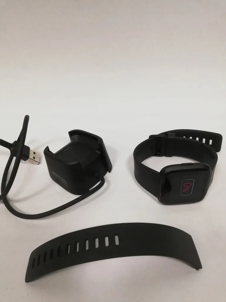 Ne Manquez Plus Rien avec la Fitbit Versa Noir : Notifications et NFC - 15