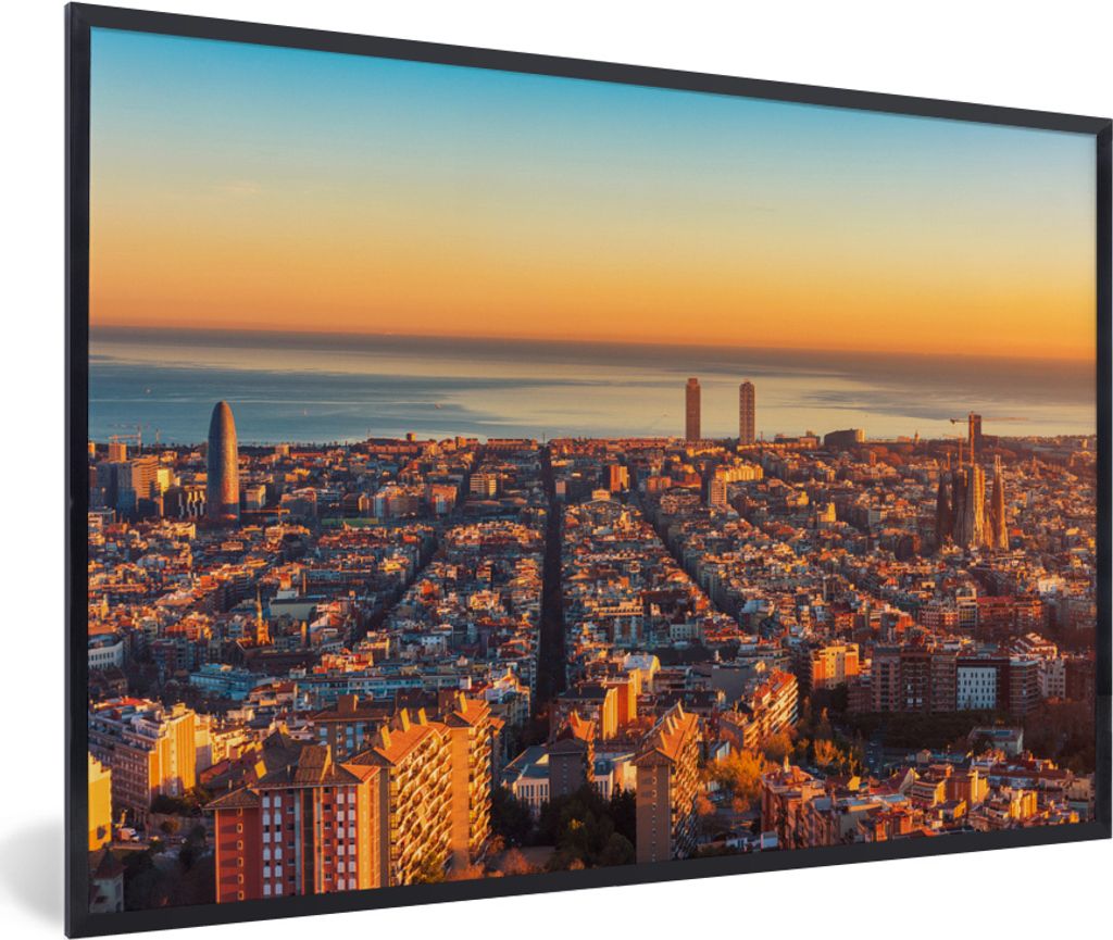 MuchoWow MuchoWow Gerahmtes Poster Barcelona - Meer - Sonnenuntergang 90x60 cm - Poster mit zchwarzem Bilderrahmen - Fotorahmen - Foto-Plakat