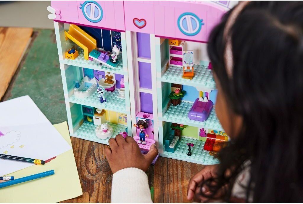 LEGO® Gabby's Dollhouse™ 10788 Gábinin kouzelný domek Obrázek produktu 32