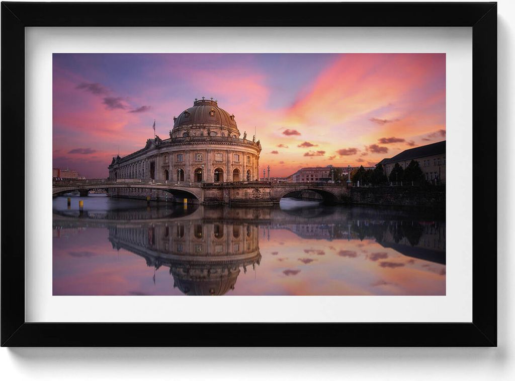 Blick auf die Stadt am Abend– Wandbild mit Rahmen – Gerahmtes Bild – Wanddekoration – 30x20 cm – Schwarz Rahmen