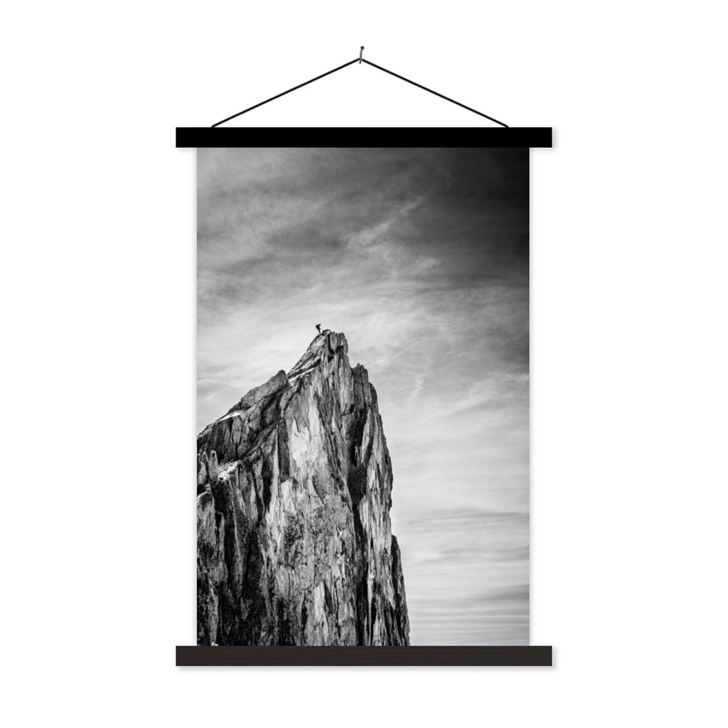 MuchoWow Textilposter Berg - Natur - Klettern - Schwarz und weiß 40x60 cm mit schwarzem Rahmen - Wanddekorationen