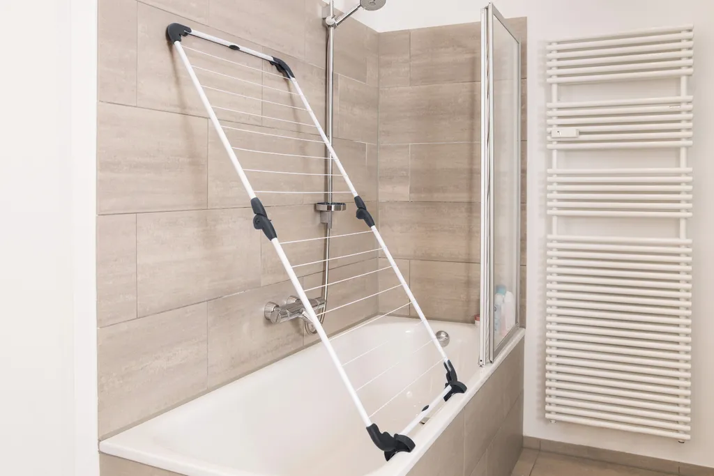 Étendoir à linge de baignoire Vileda Acrobath ajustable et compact