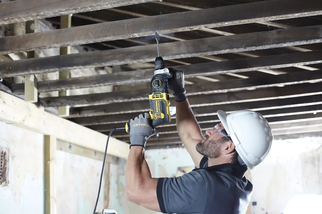 Perforateur Stanley Fatmax 850W idéal pour perçage béton et maçonnerie en valise