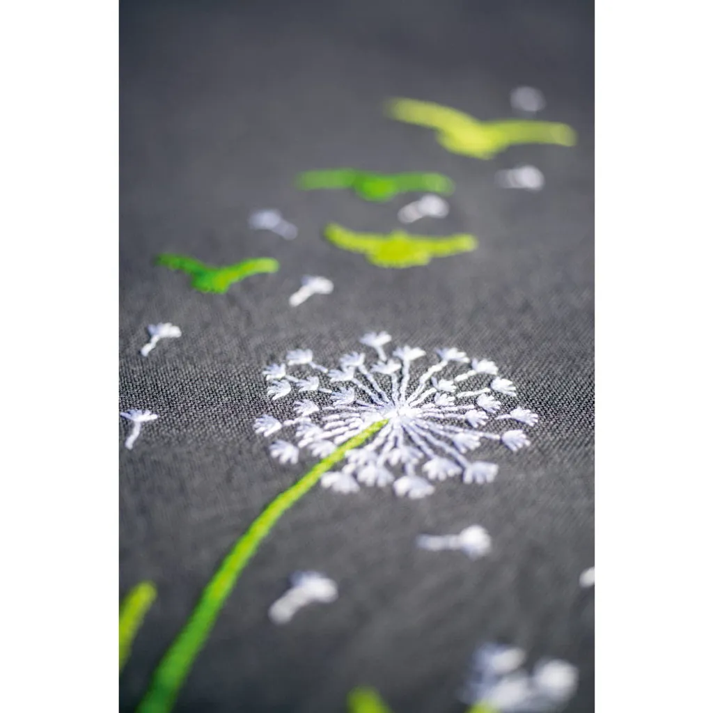 Offerta Kit Vervaco Flower Fluff Tovaglia Ricamo Punto Raso 80x80 - 2