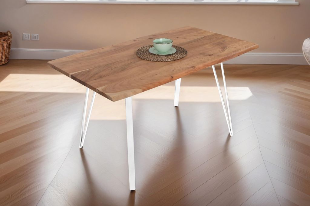 Baumkantentisch 140x80 cm Celia, Akazienholz naturfarben + massiv, echte Baumkante, Esstisch aus Massivholz, Esszimmertisch mit Metallgestell Weiß