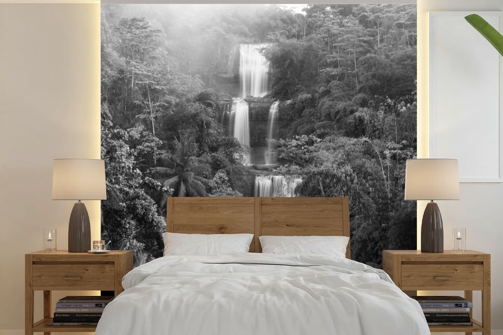 MuchoWow Fototapete für Wohnzimmer oder Schlafzimmer Wandtapete Vinyl Motivtapete Indonesien - Wasserfall - Schwarz - Weiß - 260x260 cm - Papie...