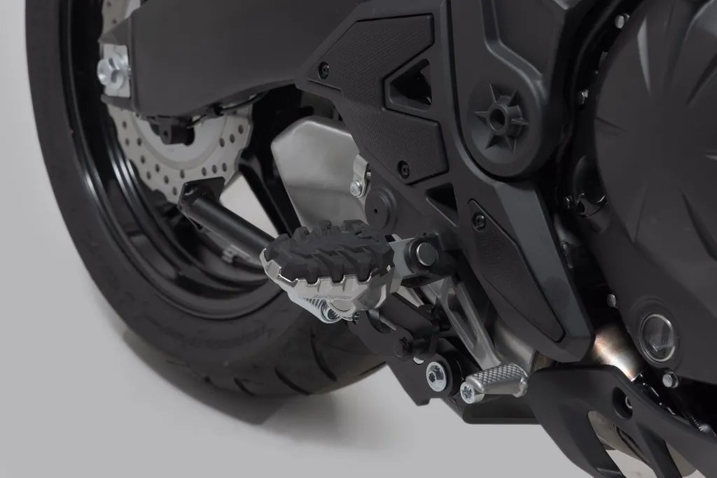 Repose-pieds moto réglables SW-Motech Evo - Confort de conduite optimal