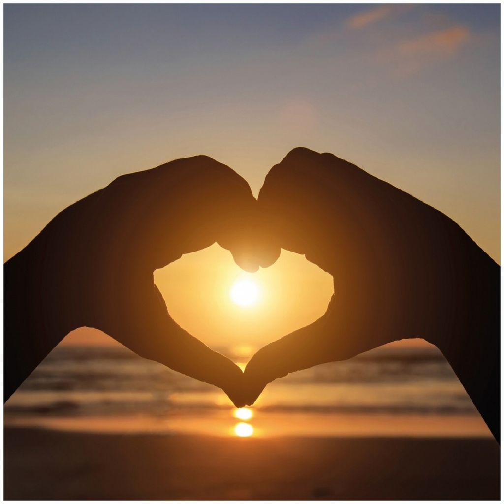 Wallario Memoboard Magnettafel aus Glas, Größe 50 x 50 cm, Motiv Liebe im Herzen der Sonne - Strand und Meer