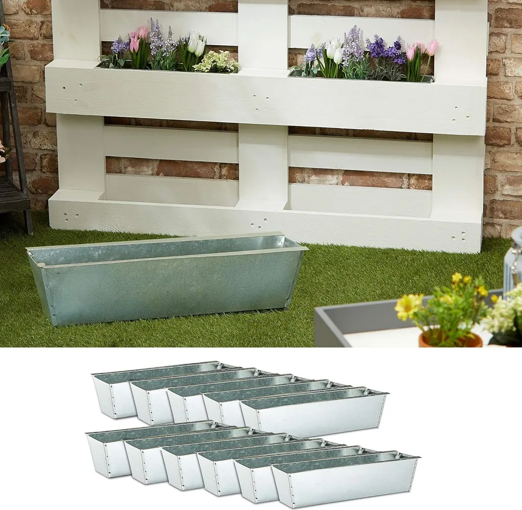 Optimiser l'espace du balcon : 12 bacs à plantes en zinc pour palettes