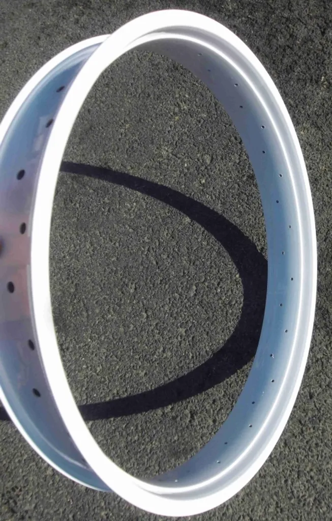 Jante alu 24 pouces 80 mm blanche pour customiser un beach cruiser