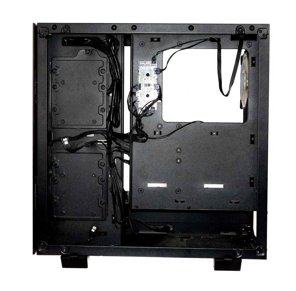 Boîtier PC Fortron CMT340 Plus pour Setup Gaming Haute Performance et ATX