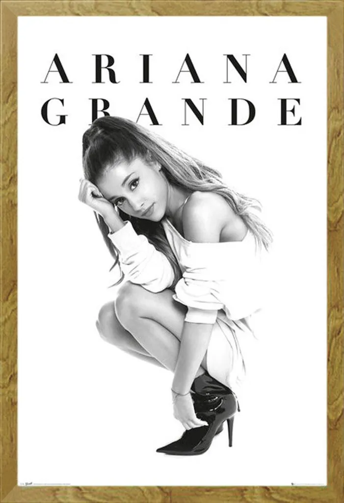 Affiche Ariana Grande Prête à Poser - Cadre Chêne Robuste 61x91,5 cm