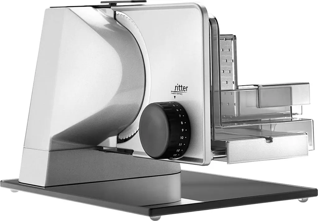 Trancheuse universelle pour découper finement la charcuterie et le pain