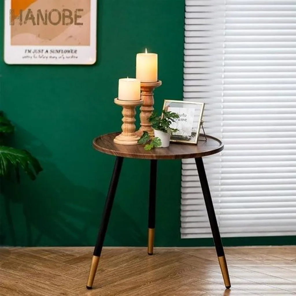 Gagnez de la place avec cette table d'appoint ronde noyer de 45 cm