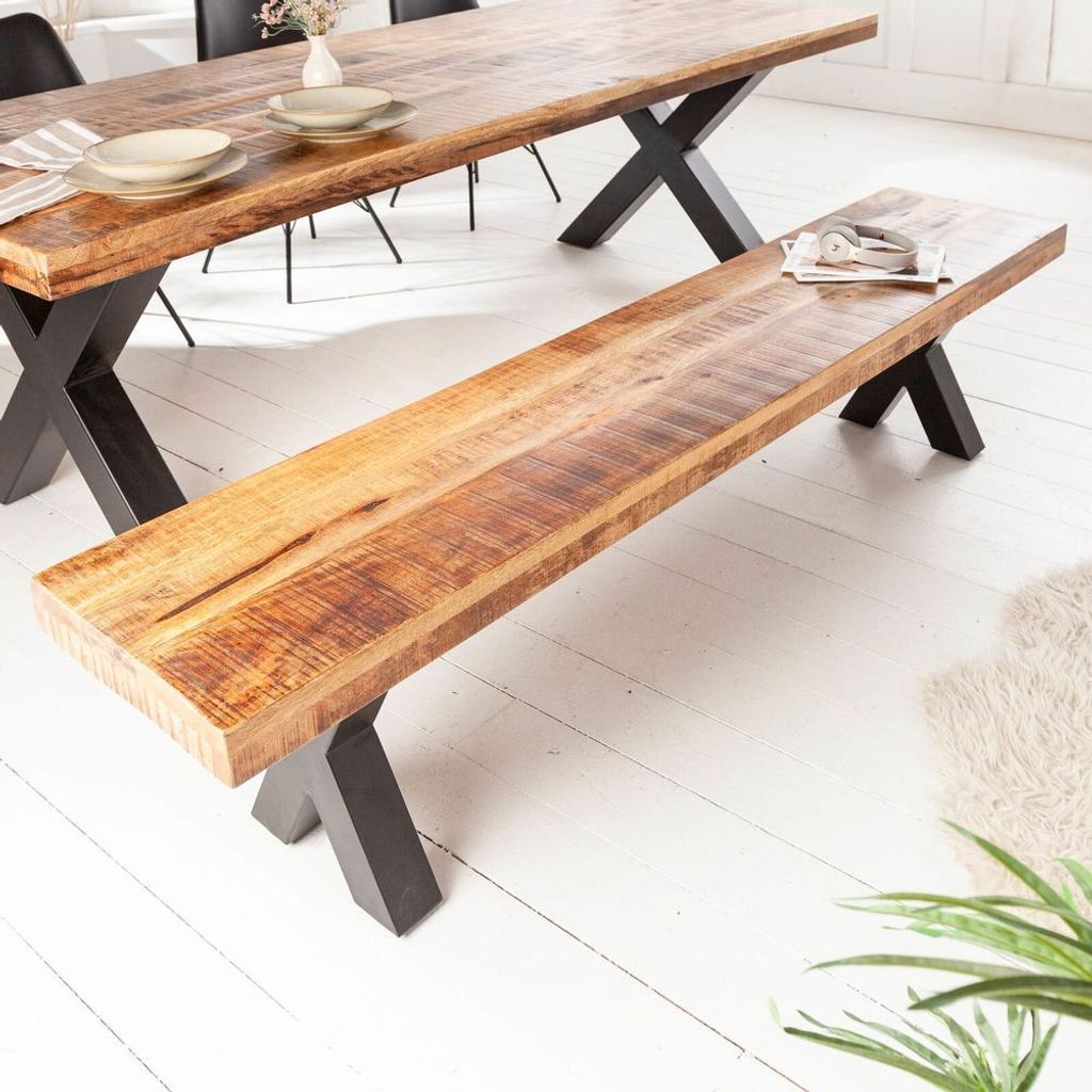 cagü: Sitzbank TAMAN Natur Mangoholz massiv mit X-Gestell aus Eisen pulverbeschichtet Schwarz 160cm