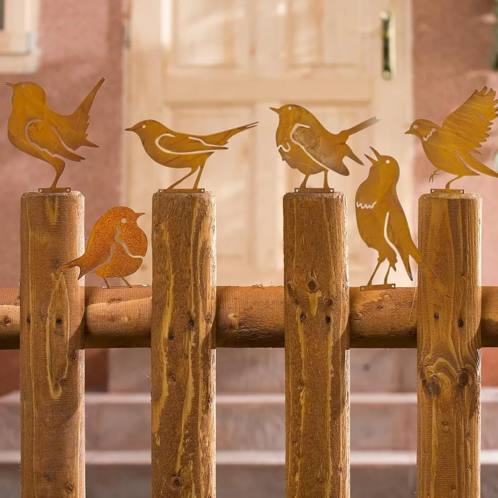 Décorations de jardin oiseaux en métal effet rouille à visser - 6pcs