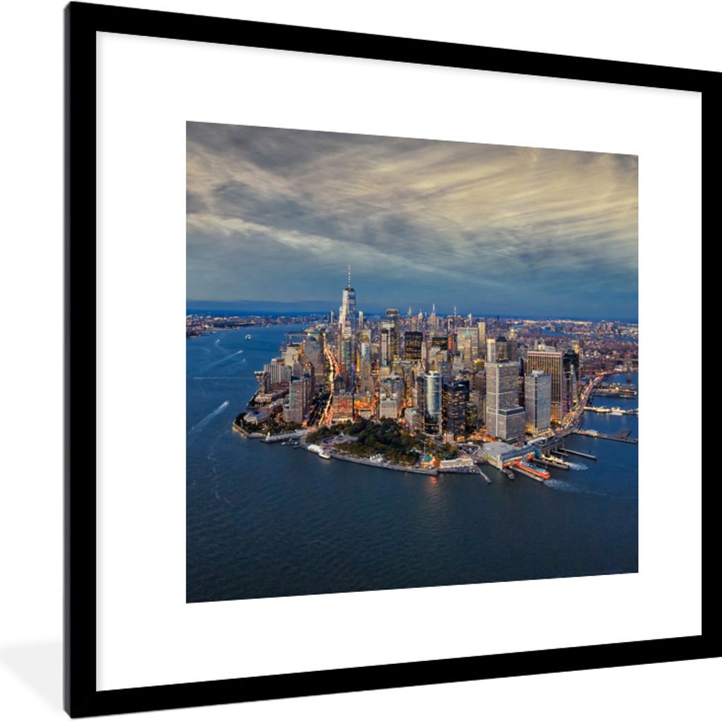 MuchoWow Gerahmtes Poster New York - Manhattan - Wasser 40x40 cm - Poster mit Schwarzem Bilderrahmen Wandposter Rahmen Foto Bilder - Poster - Pla...