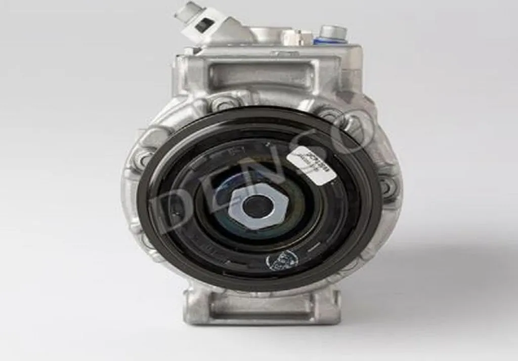DCP32068 DENSO Compresseur robuste avec technologie à pistons axiaux - 3