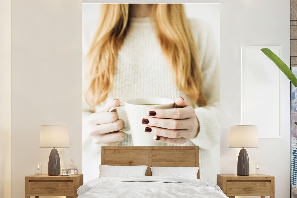 MuchoWow Fototapete für Wohnzimmer oder Schlafzimmer Wandtapete Vinyl Motivtapete Kaffee - Winter - Pullover - 195x300 cm - Das Hintergrundbild