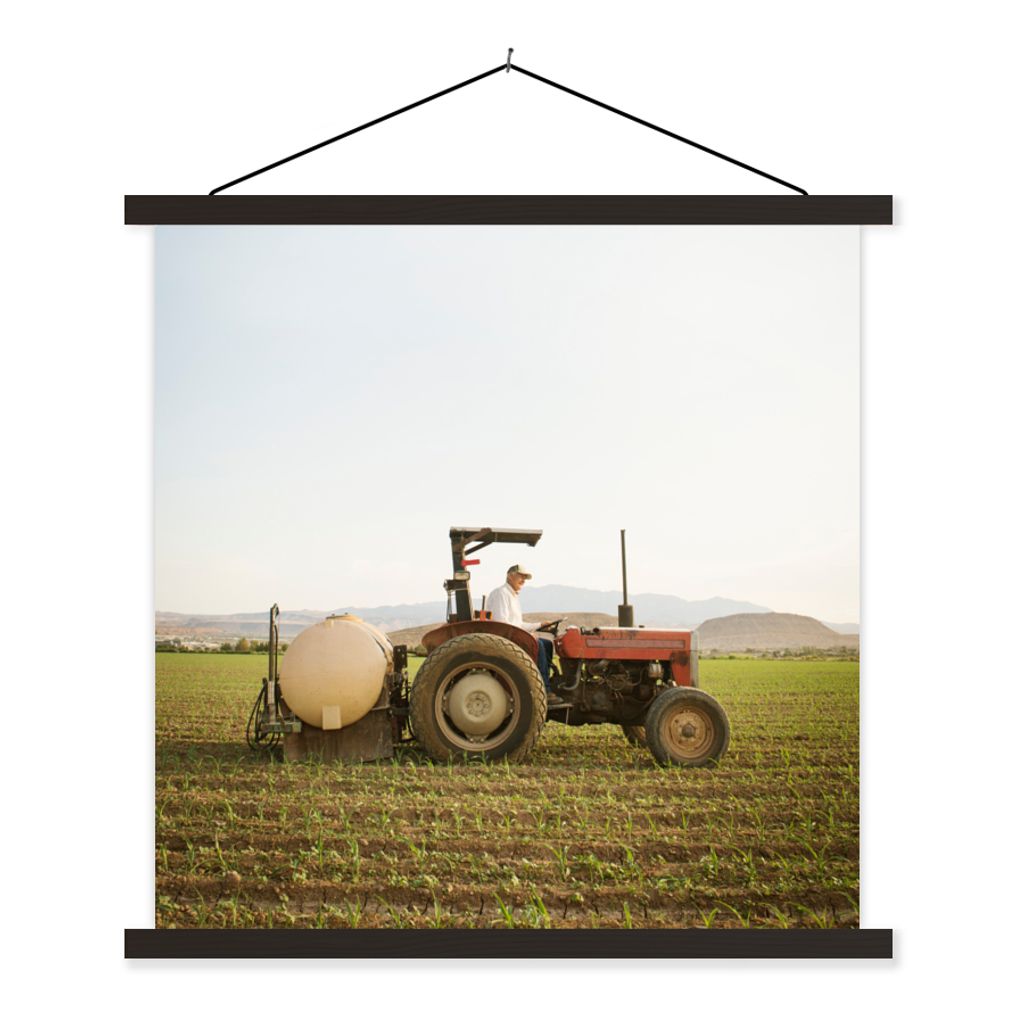 MuchoWow Textilposter Traktor - Landwirt - Berg 90x90 cm mit schwarzem Rahmen - Magnetisches