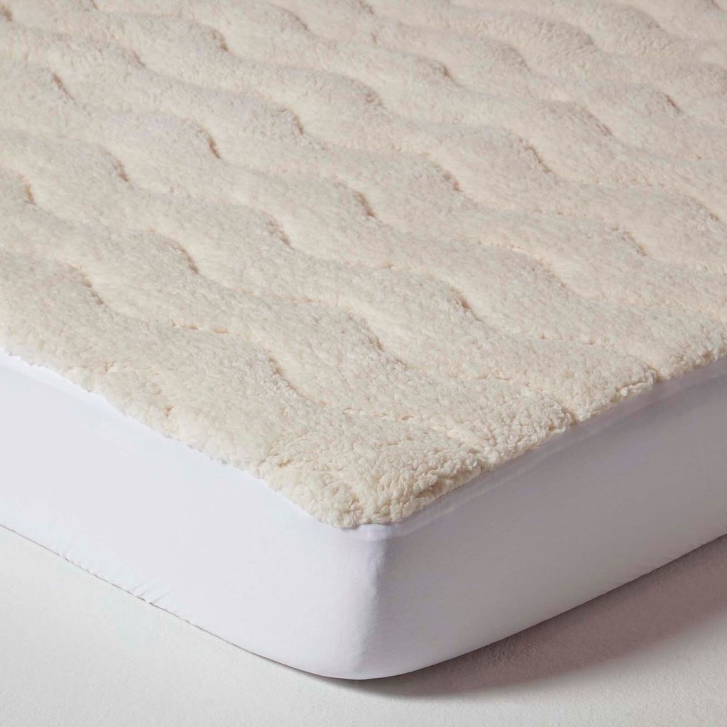 HOMESCAPES Warmer, weicher Fleece-Matratzentopper 120 x 190 cm
