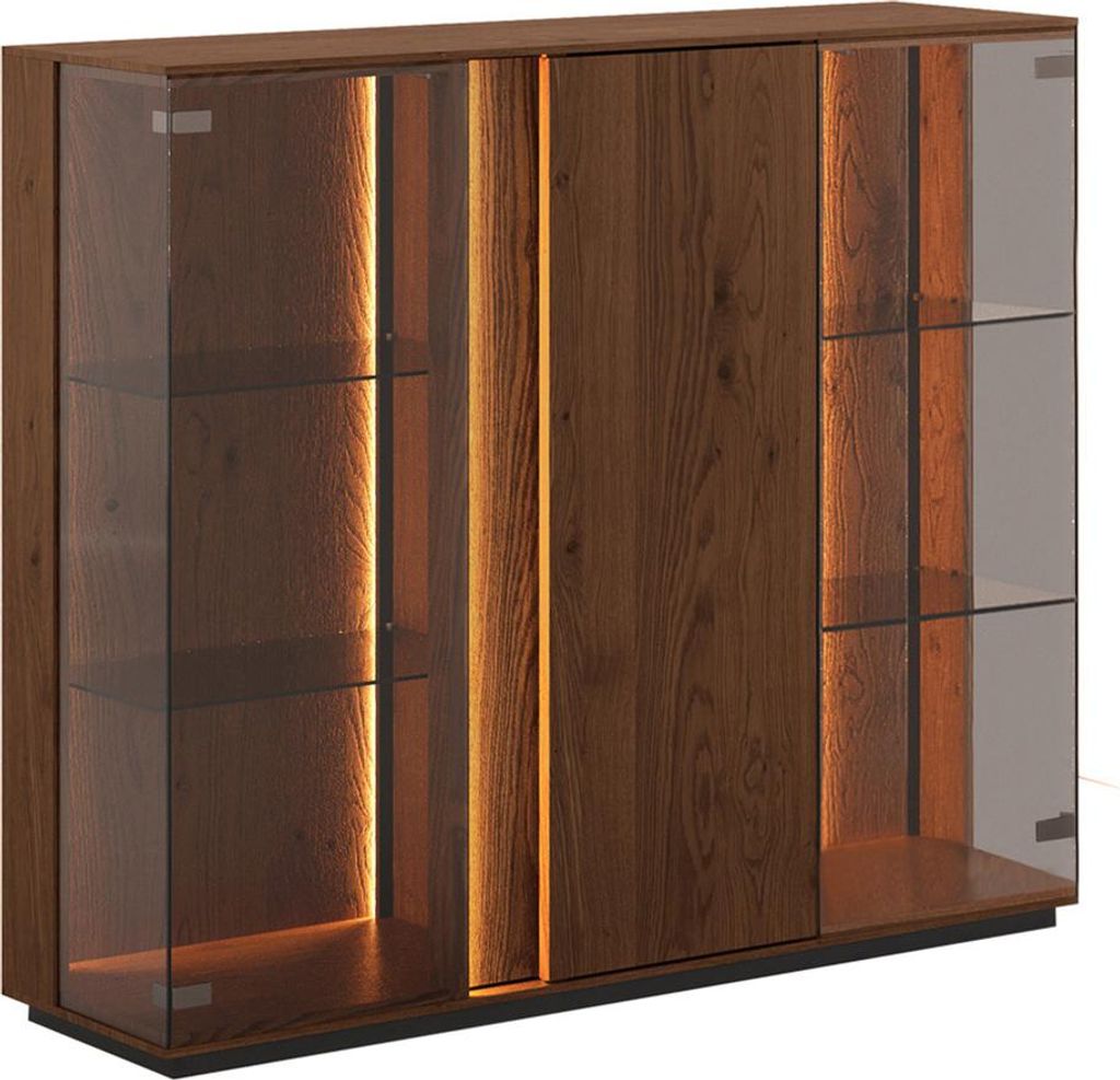 Wohnzimmer Highboard mit 135 cm Breite in Eiche massiv, tabakfarben geölt, inkl. LED-Beleuchtung - CARISOLO-163
