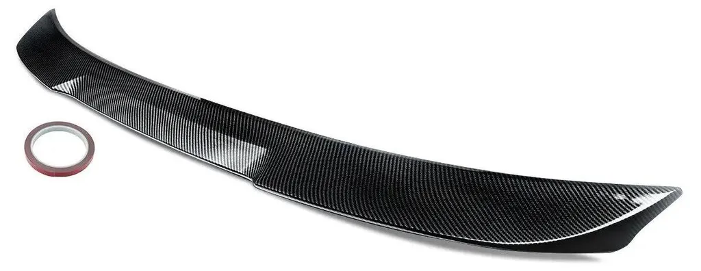 Spoiler de coffre style M4 effet carbone pour un look sport sans perçage