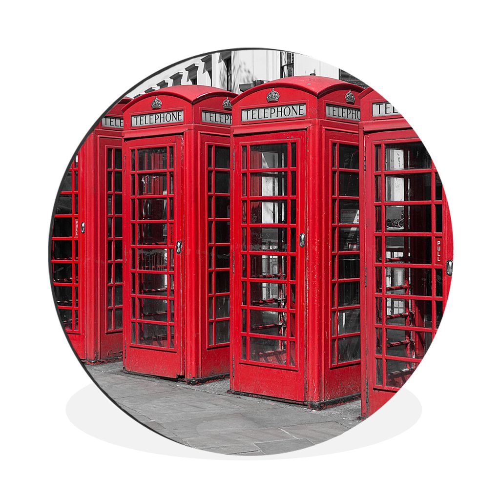 MuchoWow Aluminium Wandkreis Schwarz-Weiß-Foto von vier roten Telefonkabinen Ø 30 cm Wanddeko Modern Wohnzimmer - Wand Bild - Wohnzimmer - Rund...